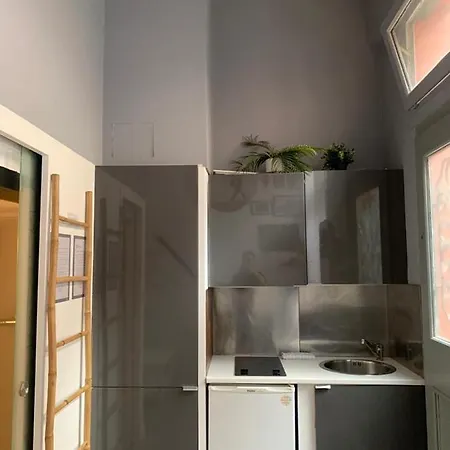 Apartman Spacious Bright Split Level Flat In The Fashionable Marais