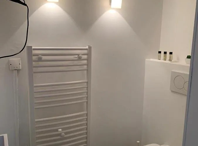 Apartman Spacious Bright Split Level Flat In The Fashionable Marais Párizs