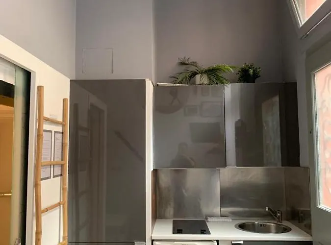 Apartman Spacious Bright Split Level Flat In The Fashionable Marais