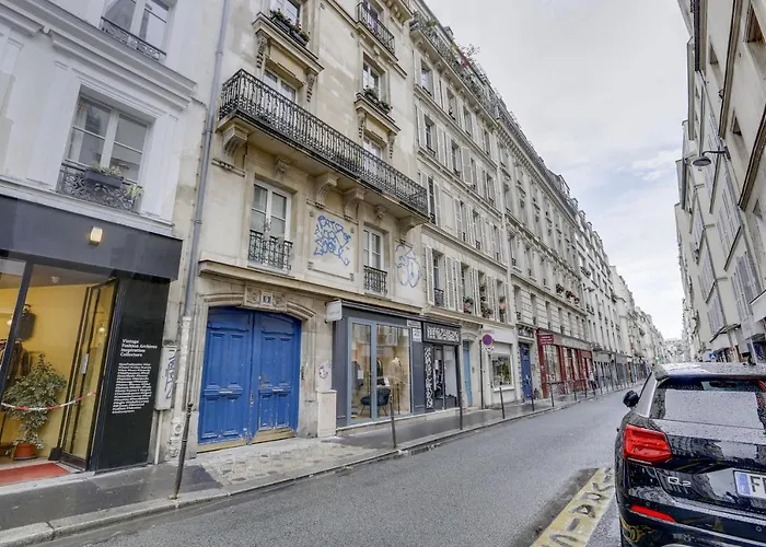 Spacious Bright Split Level Flat In The Fashionable Marais Apartman Párizs